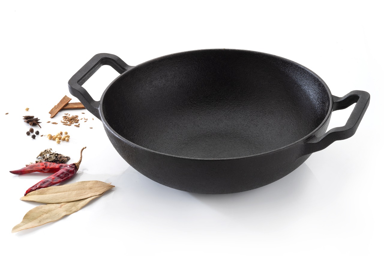 Cast Iron Flat Kadai 24 cm
